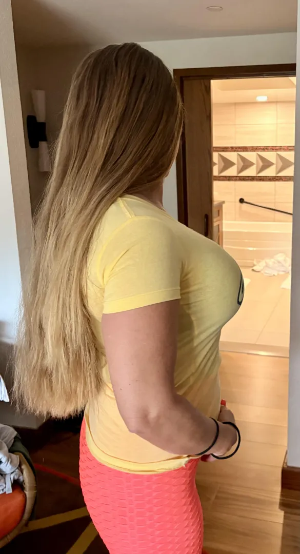 Dangerous curves ahead. (F51) 36DDD ❤️ posted by umbrellas25