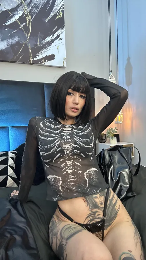 Darkness in my soul and fire in my eyes by coxxoez