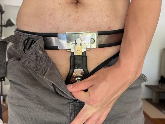 Day 1 of being just a hole by ChasteCumToy