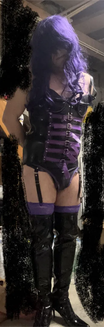Day 3 : call me black and violet latex princess posted by bullatex
