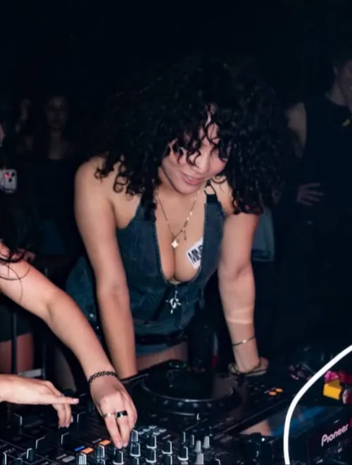 DAYUM by kneegaman-18