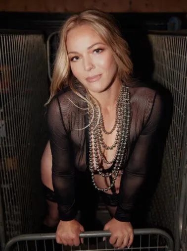 De her perler kan bruges til andet end at hænge om halsen.. posted by Opening_Anybody5511