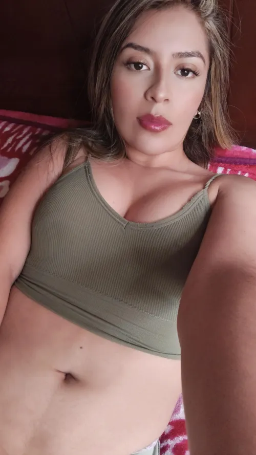 Deep belly button for you to run your tongue over by GoddessQuantum