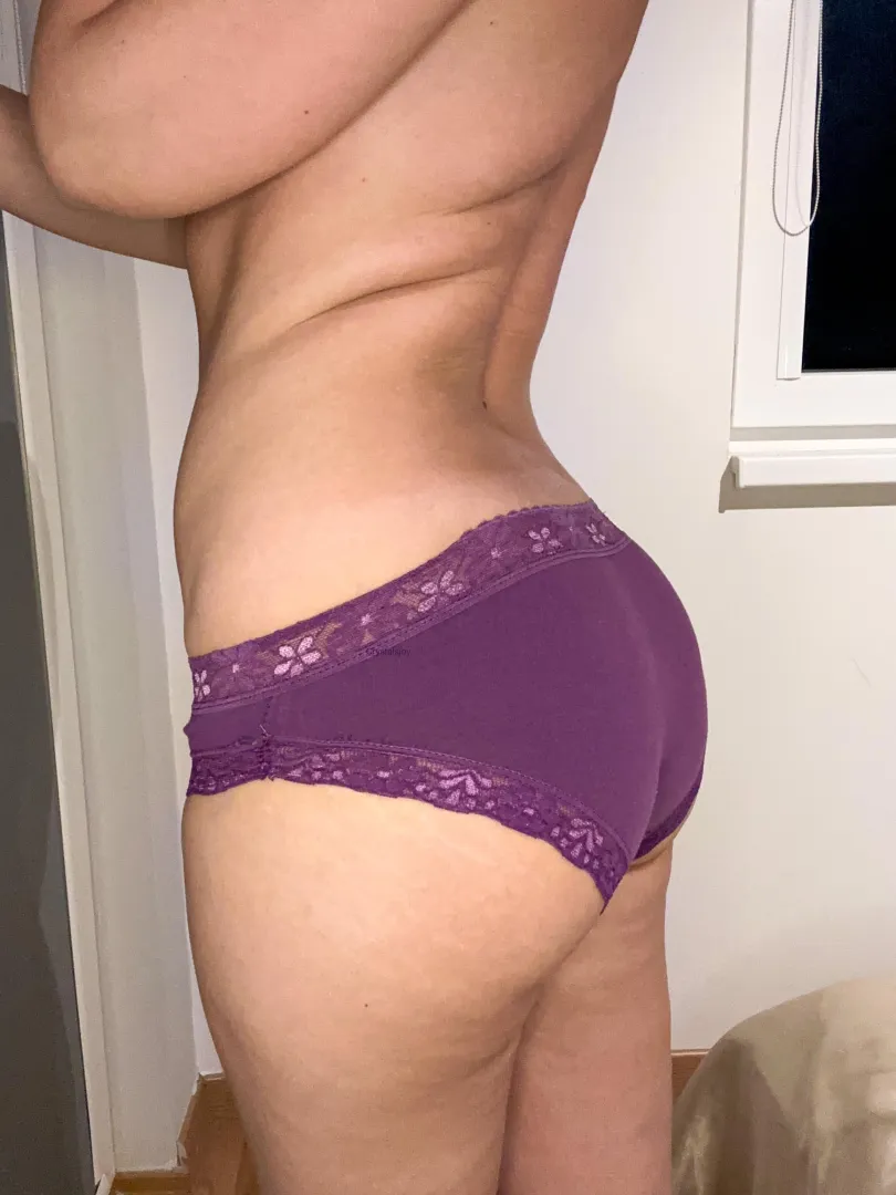 Deep purple color is so mysterious posted by Crystalsjoy