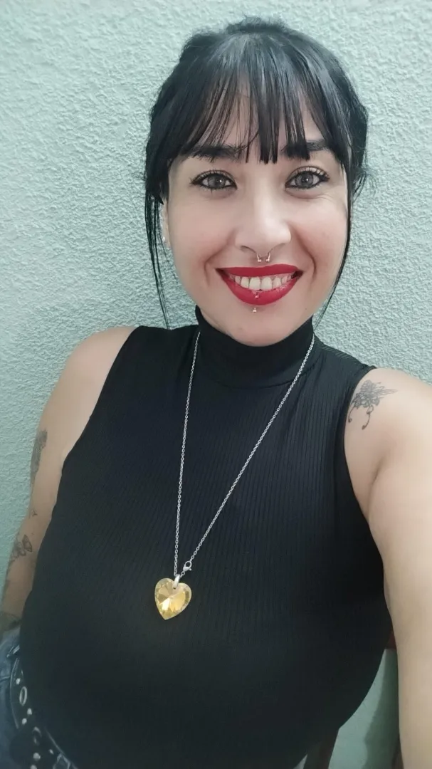 deep red posted by LadyMoon_sweet