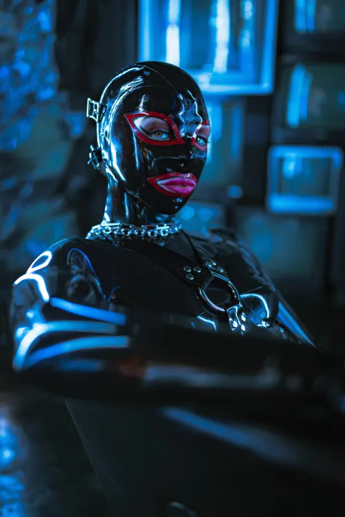 Demanding your devotion by Sylvia_Leery