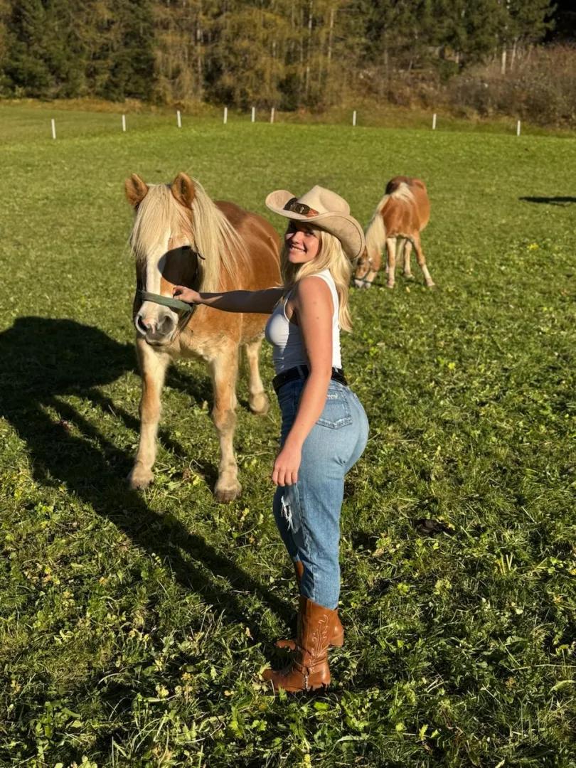 Denim is a cowgirls best friend, right? posted by RafflesiaRhythm