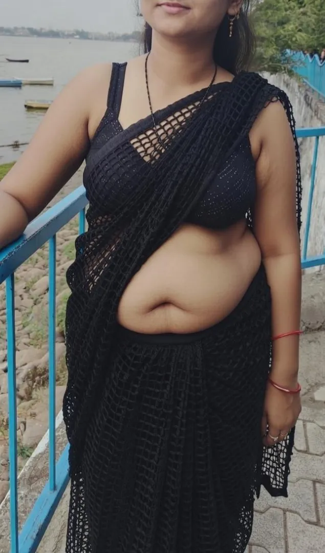 Desi wife's navel posted by RelevantAssist738