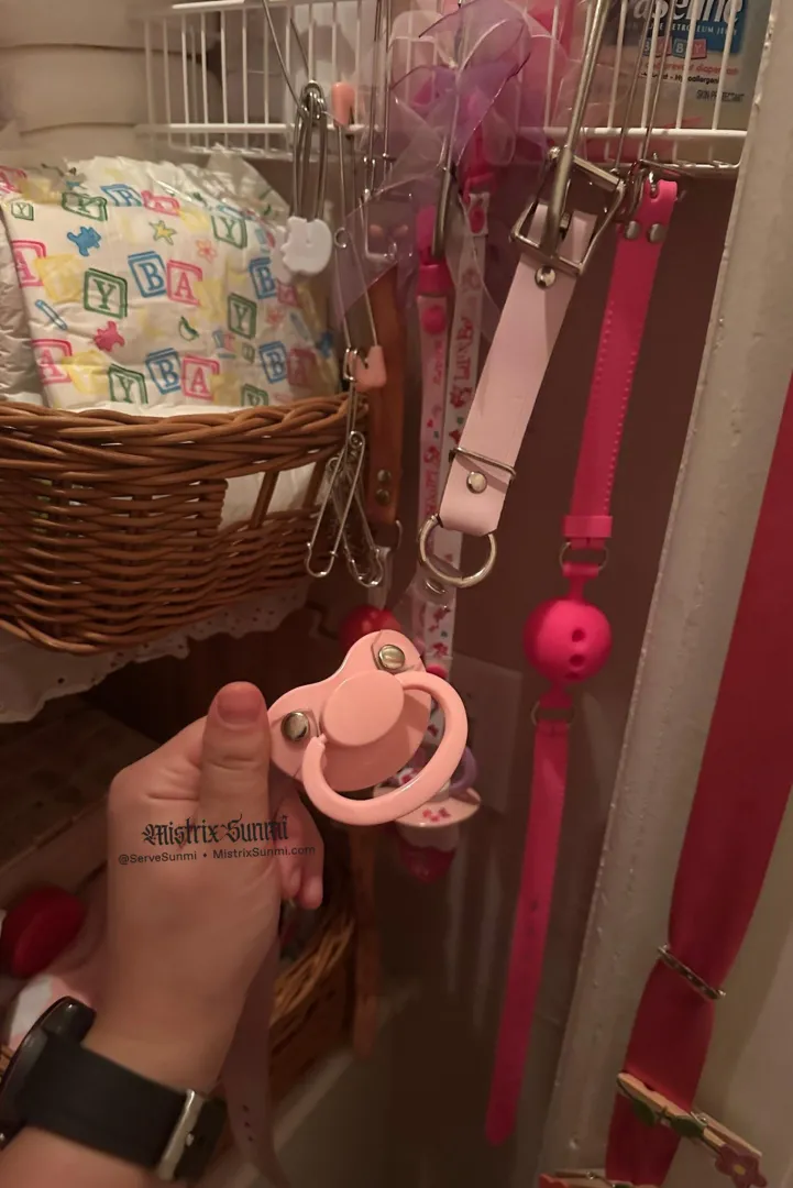 Diapered and binky GAGED posted by ServeSunmi