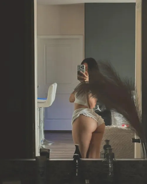 Did i catch your attention with this mirror pic? by CuddleCrush