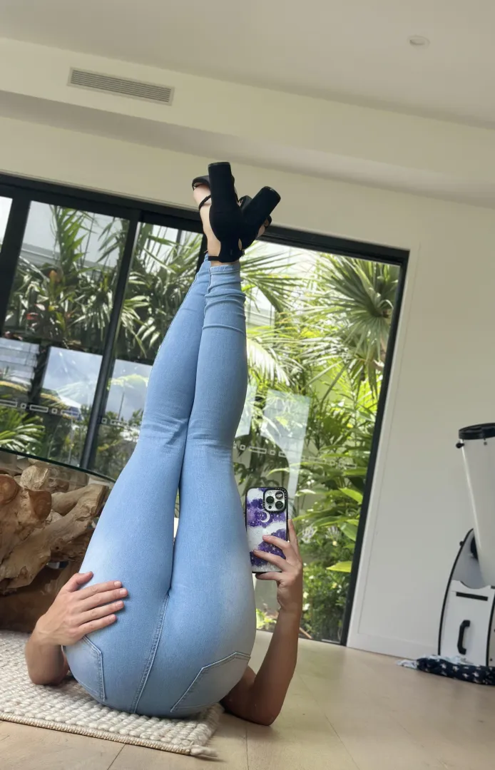 did i make u stop & stare? posted by Twinkle-Fluff99