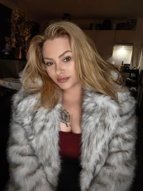 Did you stop and stare? by LegsAndEggs25