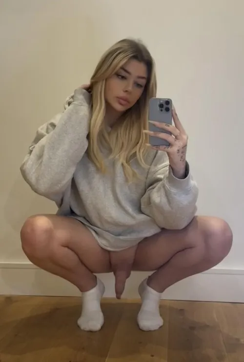 did you stop scrolling seeing this? by Vanellee