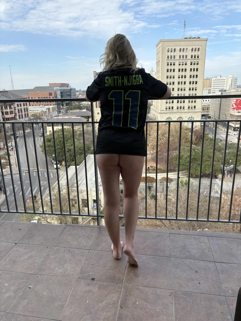 Different view.. hopefully same results! Go Hawks!  posted by MT_hotwifevixen