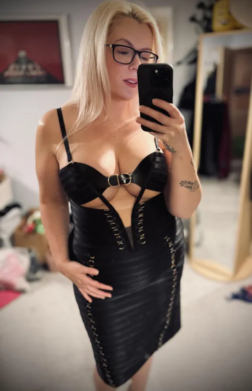 Dinner date anyone? I need help getting out of this though! [35] by lily_turtle