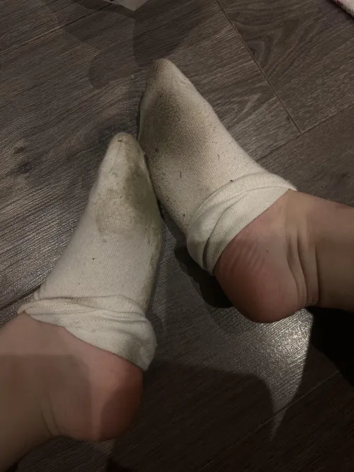 Dirty socks and smooth soles by princessava_goddess