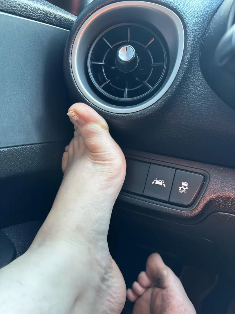 Dirty toes posted by Nikisweetmilf