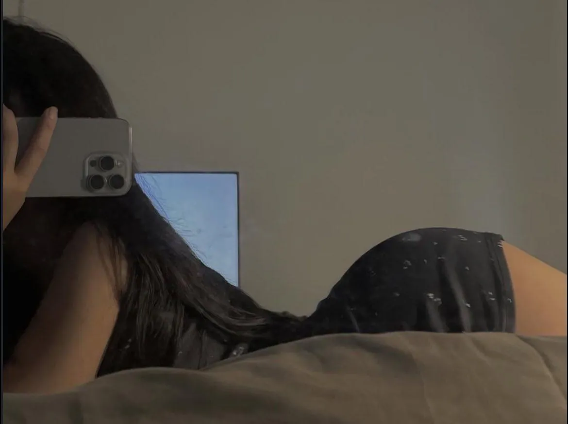 DM me baby  posted by HansaWongvip