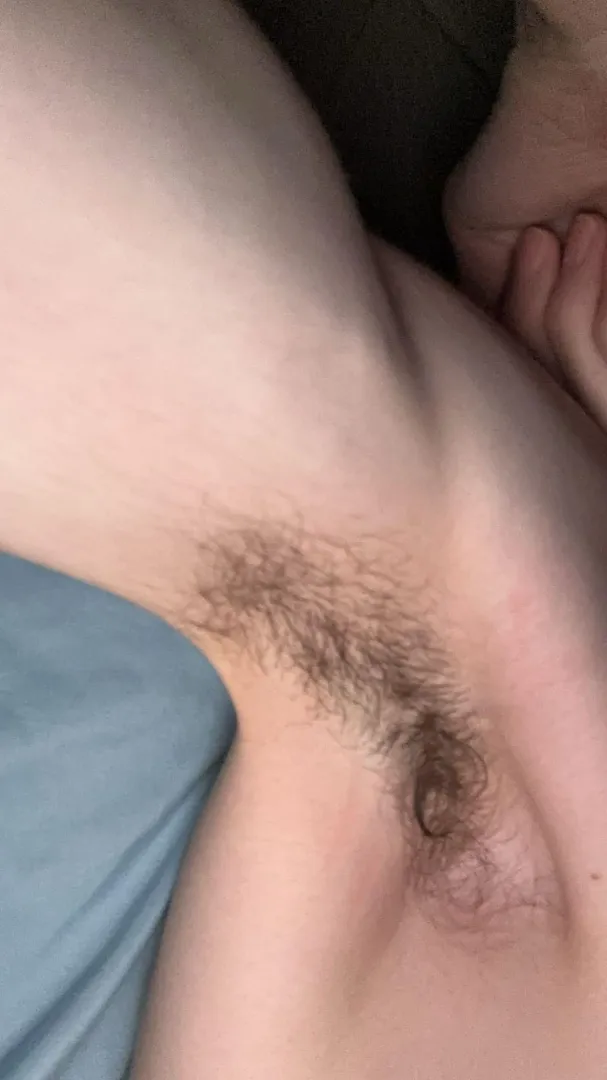Dm or comment snap for armpit groupchat! posted by Thin_Cat_5653