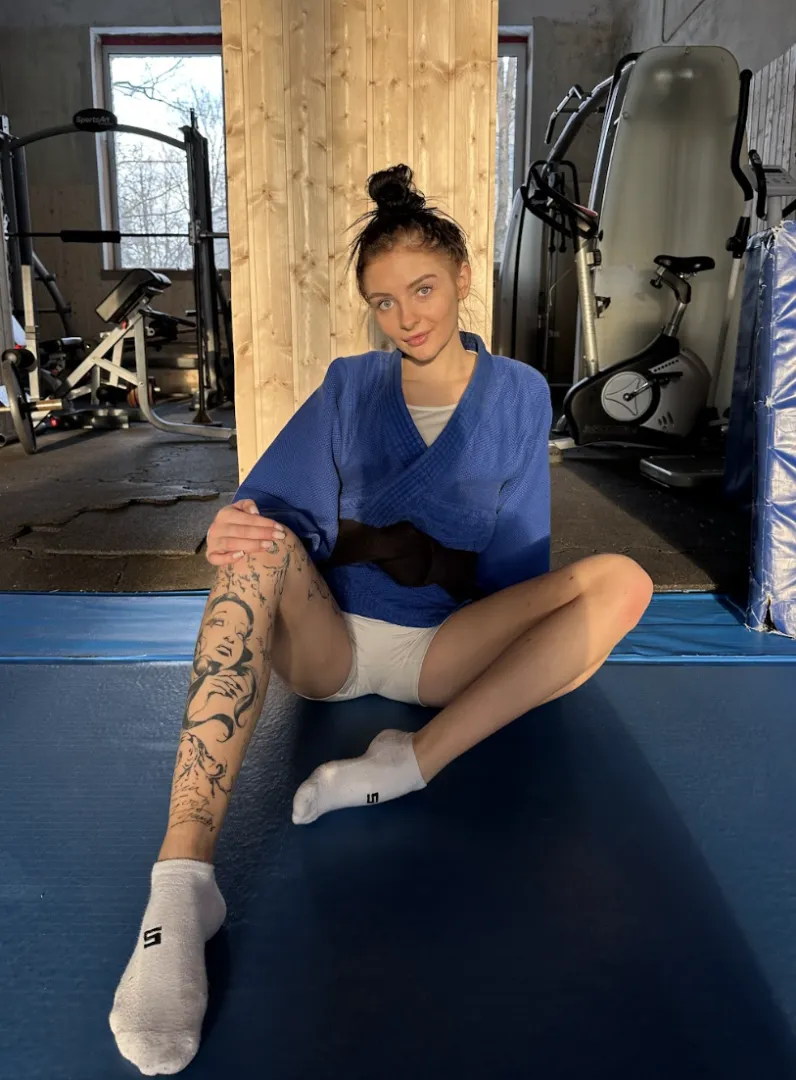 Do girls with tattoos make you hard? posted by kittyufc