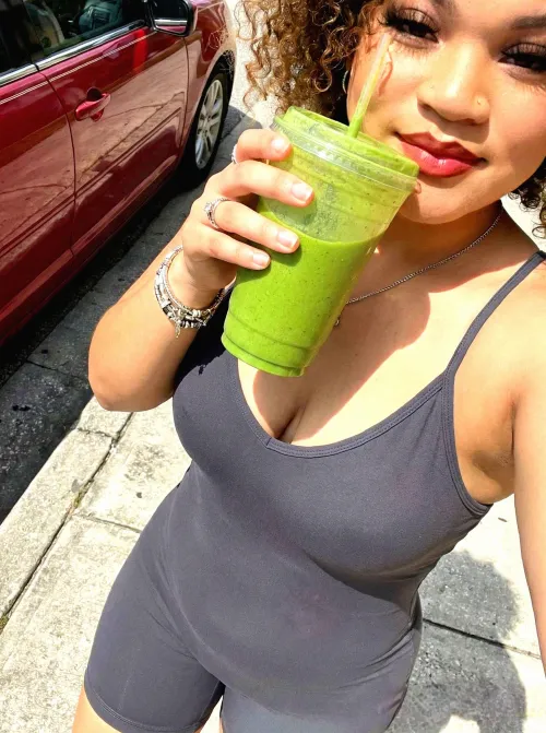 Do guys even eat pussy anymore or is that over? by annabellecuddles