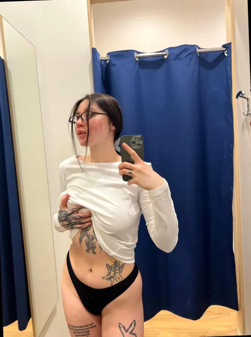 do I classify as a pretty lady? by starlit_dove