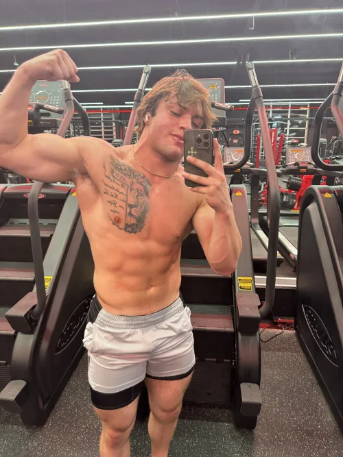 Do i look good and yummy for you to taste? by softthistle_