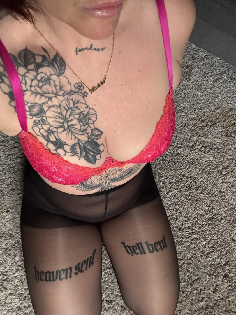 Do I look good on my knees for you posted by Its-MsBekki