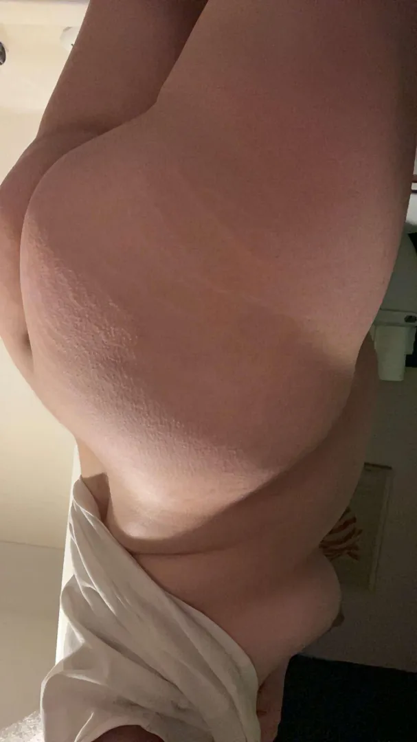 Do i look good pregnant? posted by forreel29