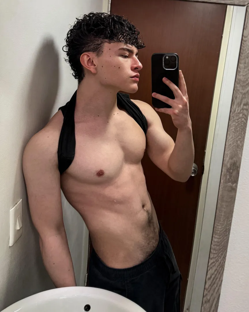 Do I look good without a shirt? posted by Acceptable-Virus7740