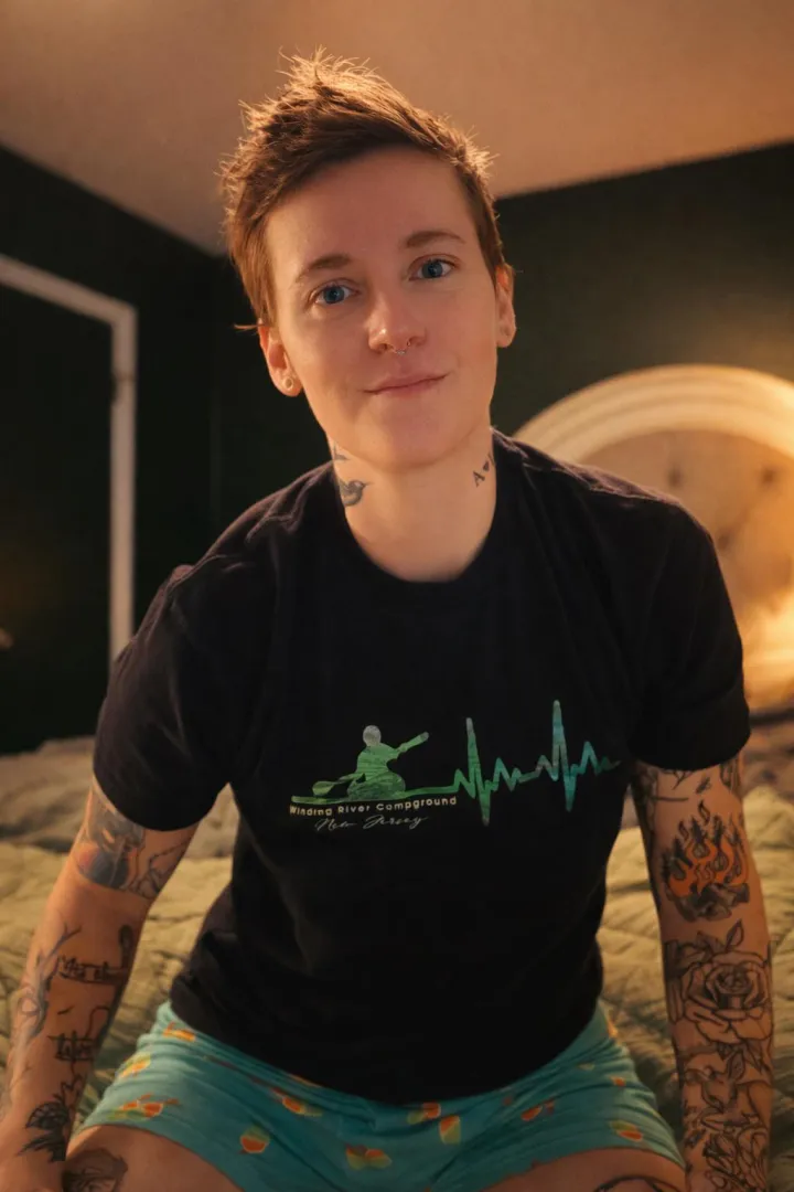 Do I look like a heart breaker? [return our 3p tools/apps] posted by Barefootbabe23