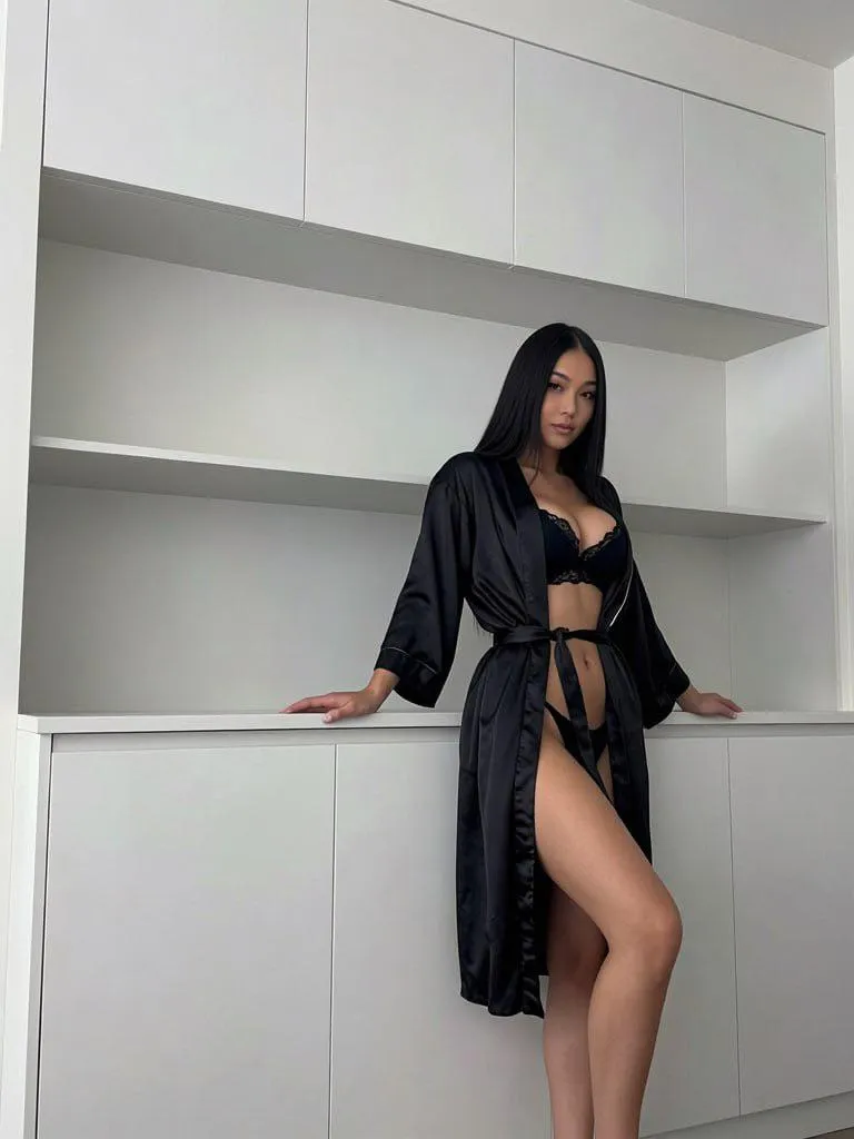 Do I look like an innocent girl that needs some older men’s training? posted by jenlylover24