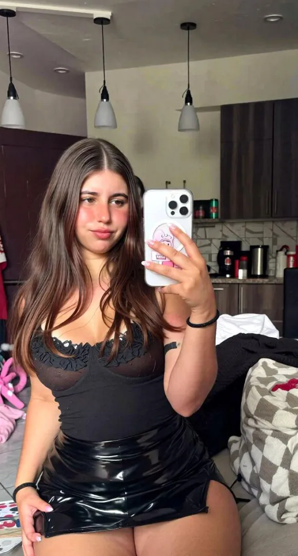 do i look like the type to suck u off in ur car after school? <3 be honest posted by CloudedFern