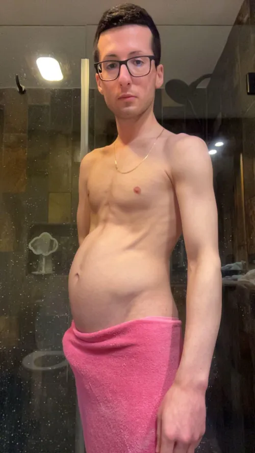 Do I look pregnant ? by [deleted]