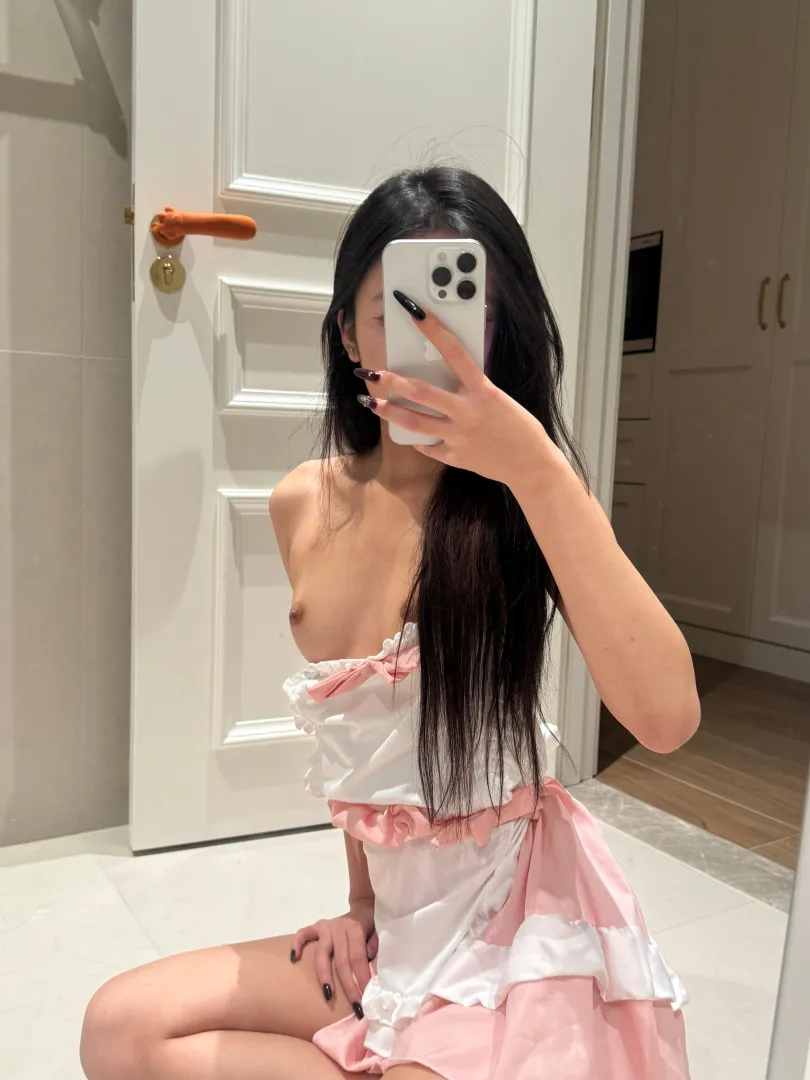 Do I look pretty in pink with my tiny tits out? posted by IttyCooz