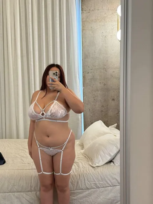 Do I still look good at 208lbs? by Mileslil