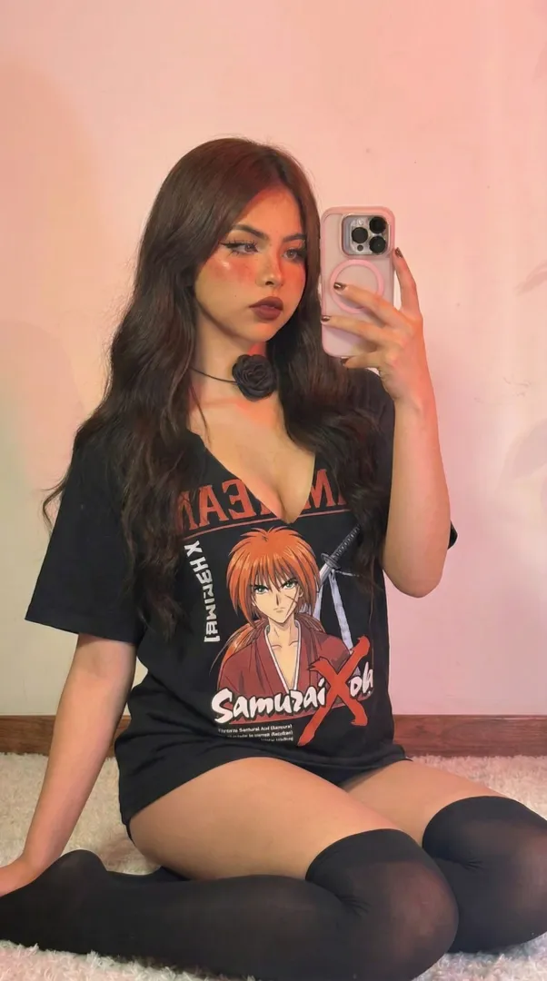 Do small n cute e girls turn you on? posted by PeachySparkleDreams