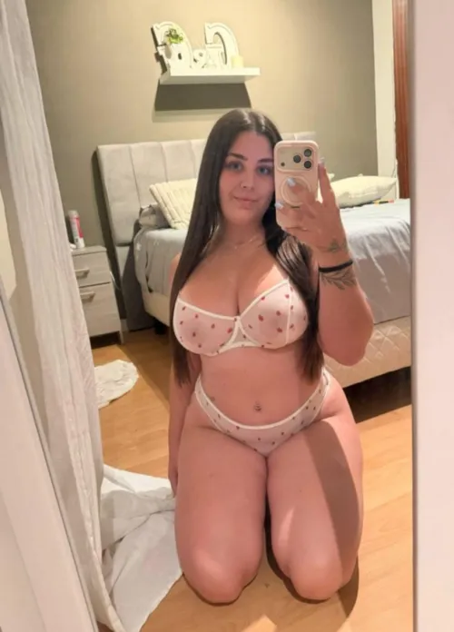 Do Southern Utah boys prefer shy women or bold ones like me? by Latte_Moonlight