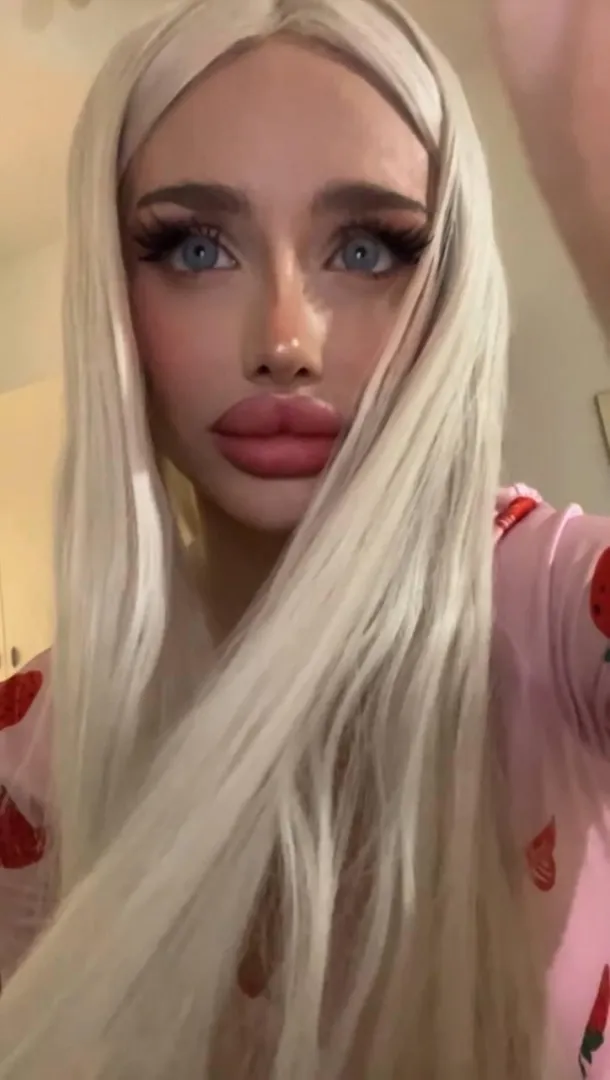 Do they look kissable? posted by Mindless_Sky6346