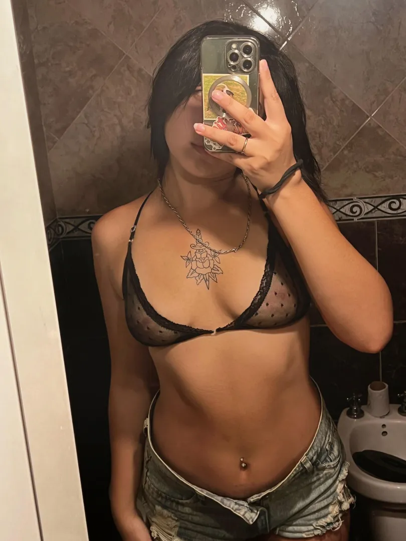 do u have the best tongue for my tits? posted by One_Independent3713