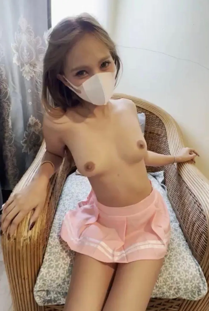 do u like it when girl don't wear bra? posted by honeycloudsss