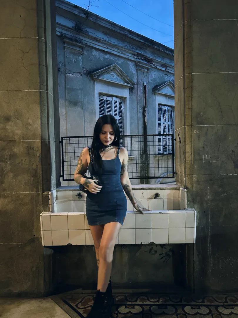 Do u like my outfit?? posted by goddessmery_2025