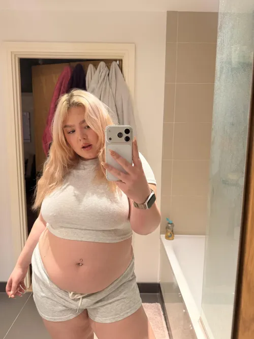 do u think I'd look better if I gained more? by CurvyKc1