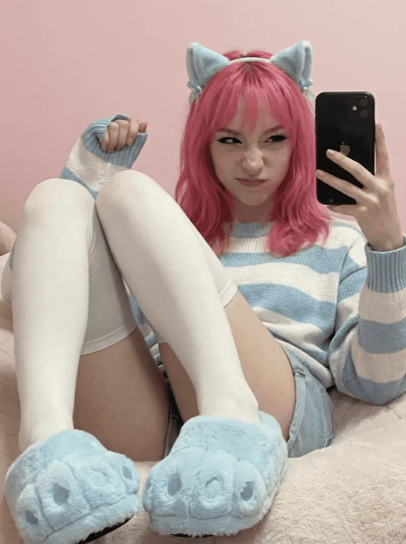 do u think pink works with blue? posted by abothestabo_