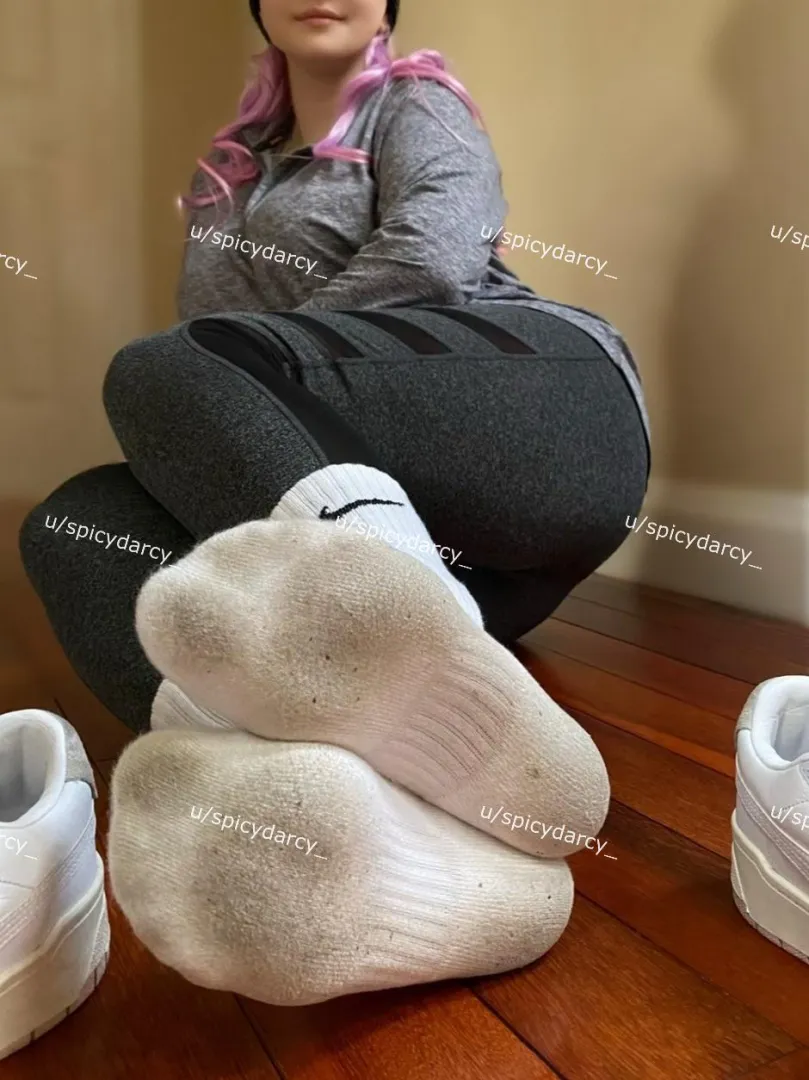 Do we like Nikes? [selling] [USA only] posted by Spicydarcy_