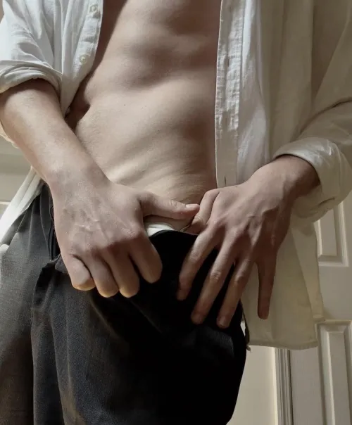 Do we like tall [m]en here? Because my back is killing me! by sweaterweathar