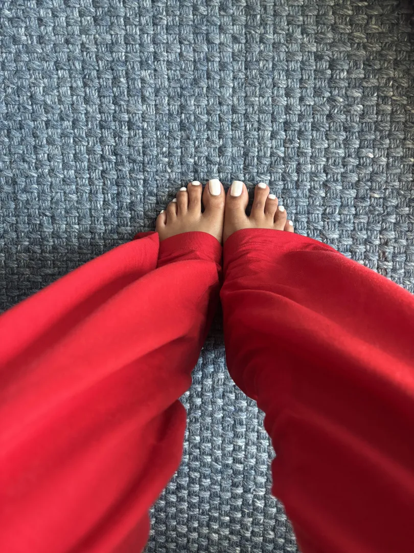 Do white toes make you weak? posted by TheShylinMilan