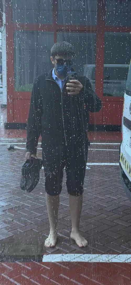 Do women like a handsome man with hot feet and legs? by MarvinFeet