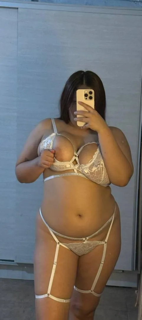 do you dream about a chubby girl bouncing on your cock? posted by SilkSeduction5