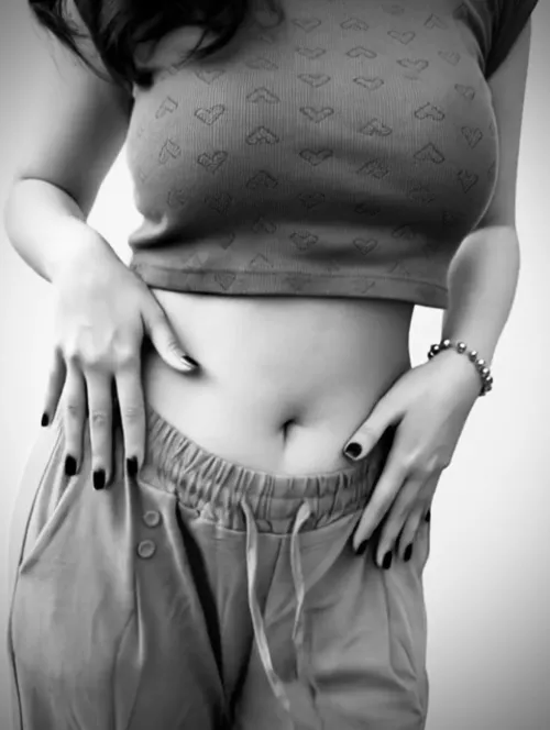 Do you enjoy my navel show? Pori (25F) by slutty_pori